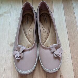 NWOT Clarks Women's Elaina Jade Flats In Warm Beige Size 8